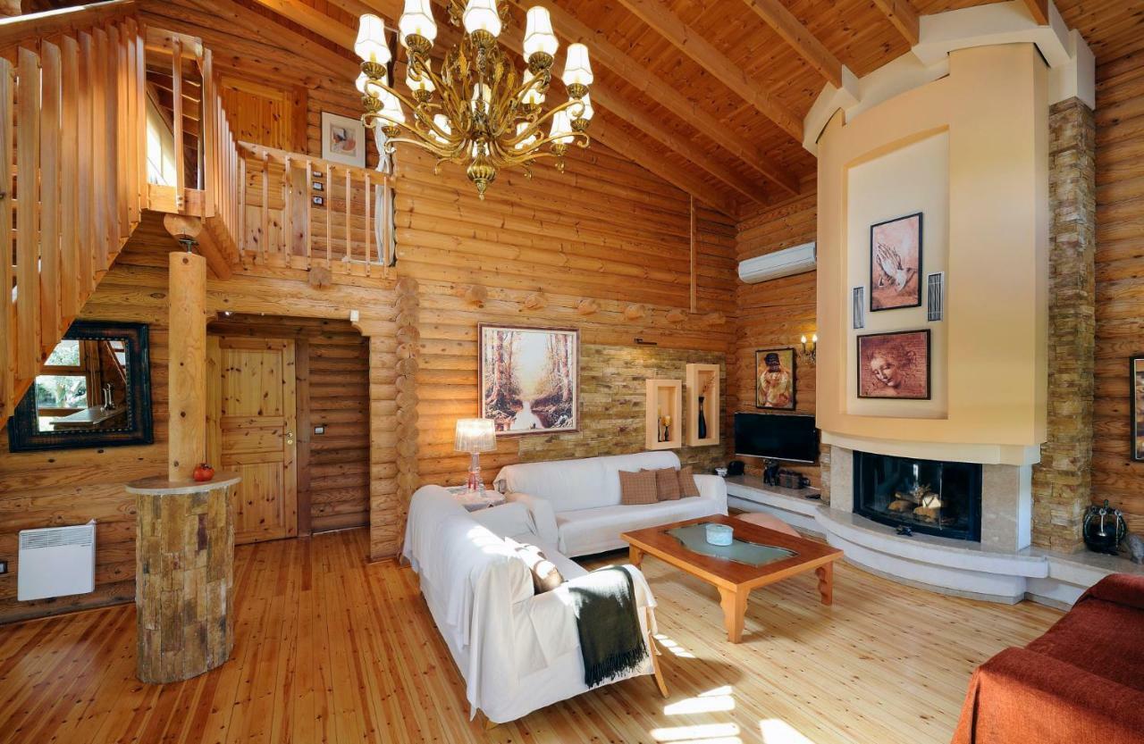Villa - Wooden *