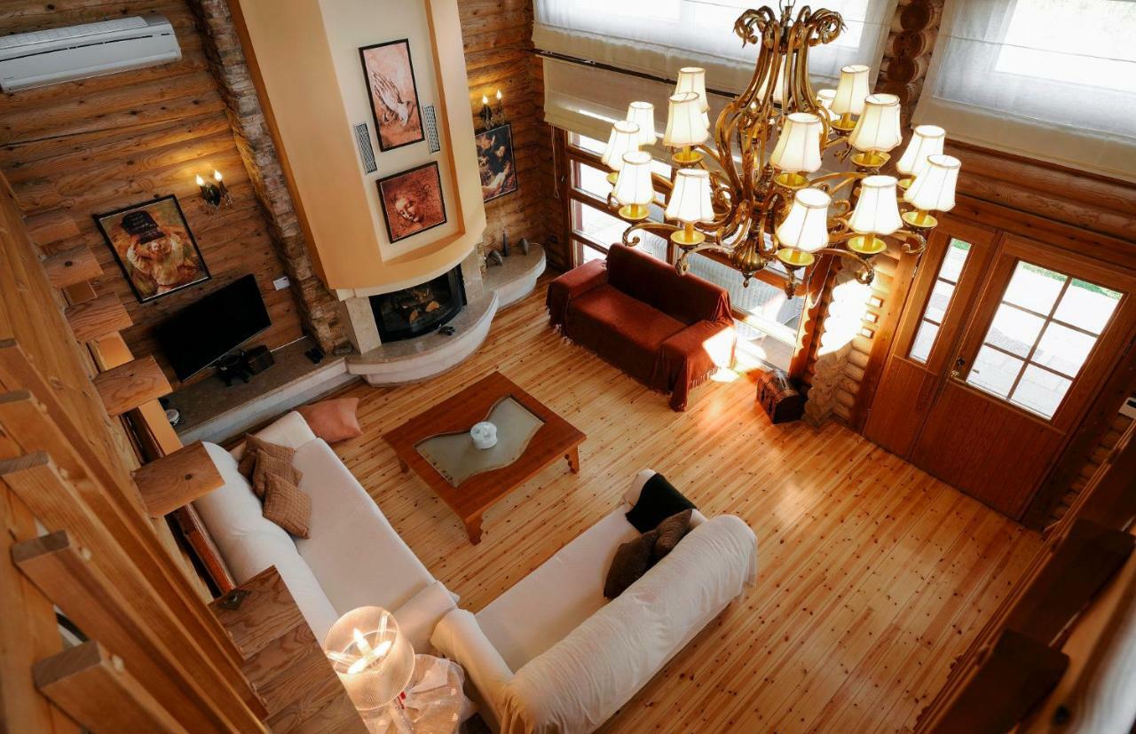 - Wooden Villa Lakkia