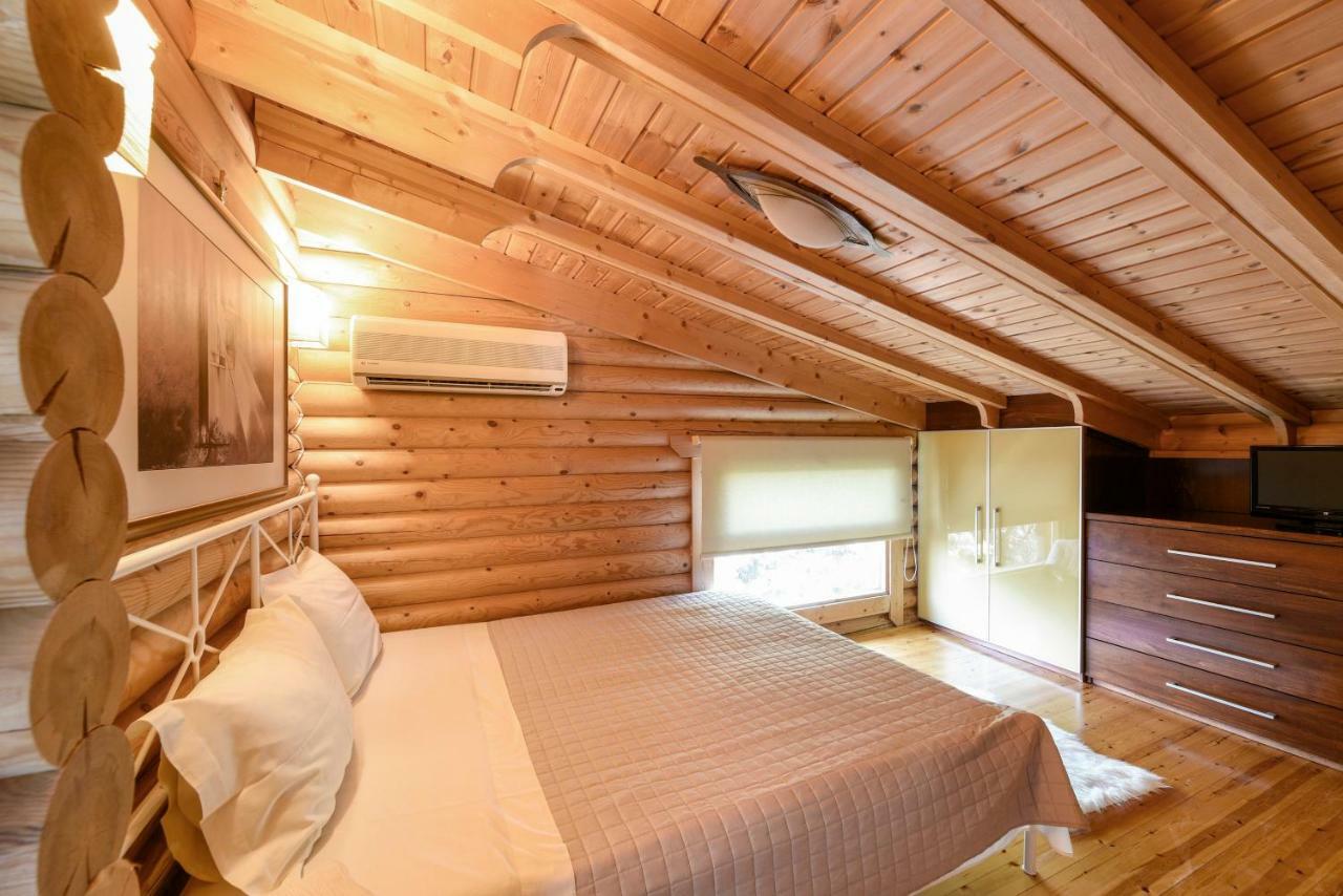- Wooden Villa *