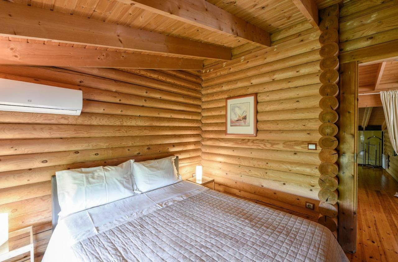 - Wooden Villa Lakkia